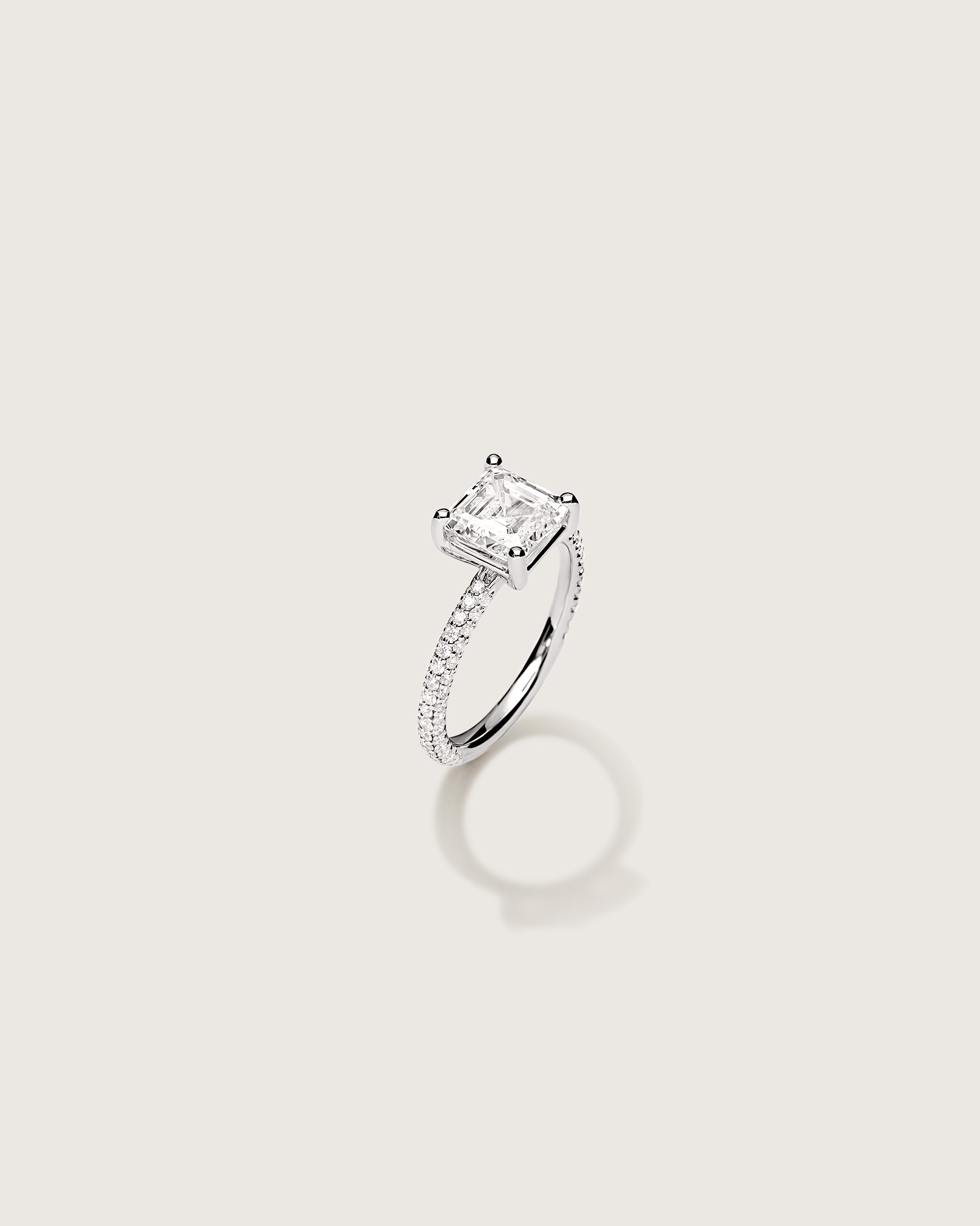 EO_Core_Ring_Asscher_2,55ct_WhiteDiamond_Bombe_White_FantasyBrown_Collection_LoRes